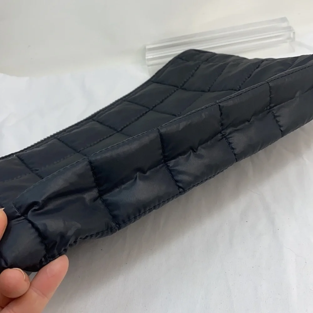 Large 15” Quilted Laptop Zip Pouch Clutch